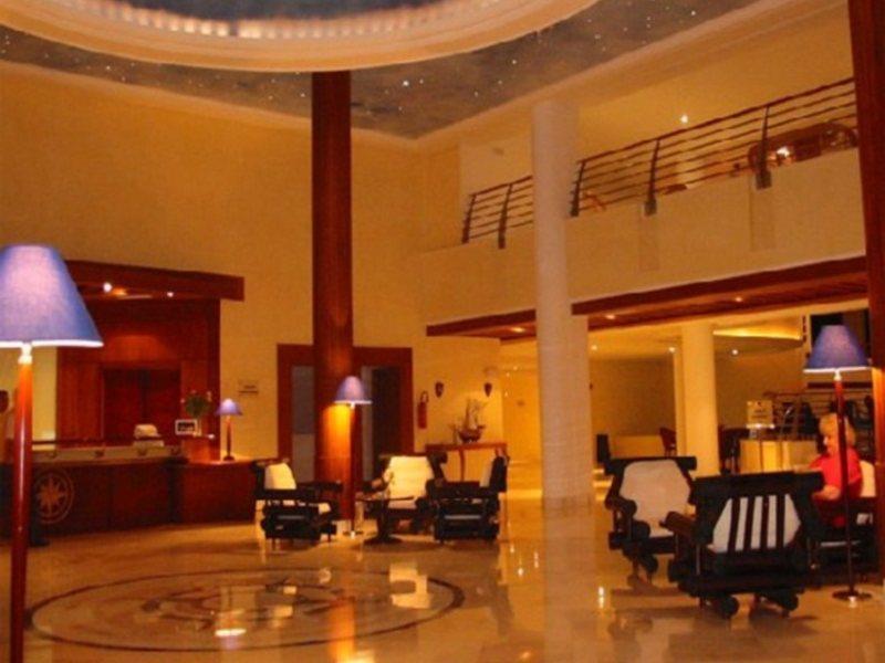 Hotel Almapura Al Kantara 5*